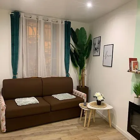 Studette Le Figuier Apartment